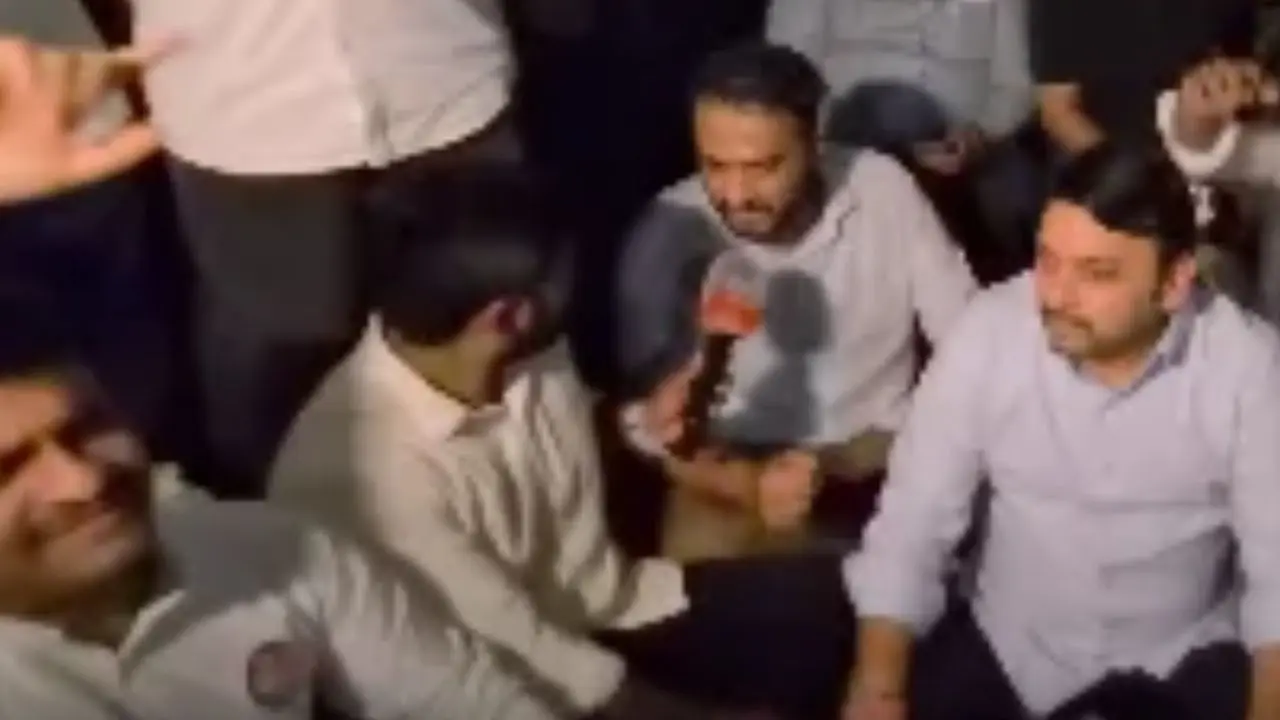 ABVP members clash on college hostel campus ahead of Rahul Gandhi's Pune programme. (Screengrab from X)